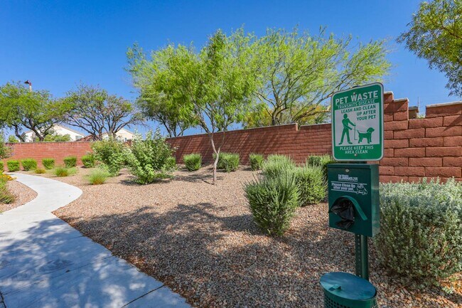 Building Photo - Beautiful Mountains Edge 3 Bedroom Townhome