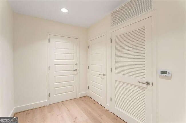 Building Photo - 1080 Peachtree St NE