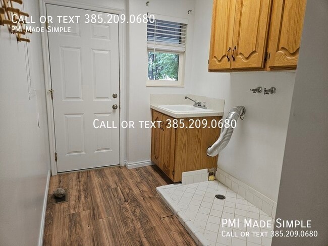 Building Photo - 242 S 400 E