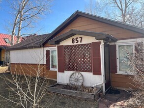 Building Photo - 857 N Hodgeman St