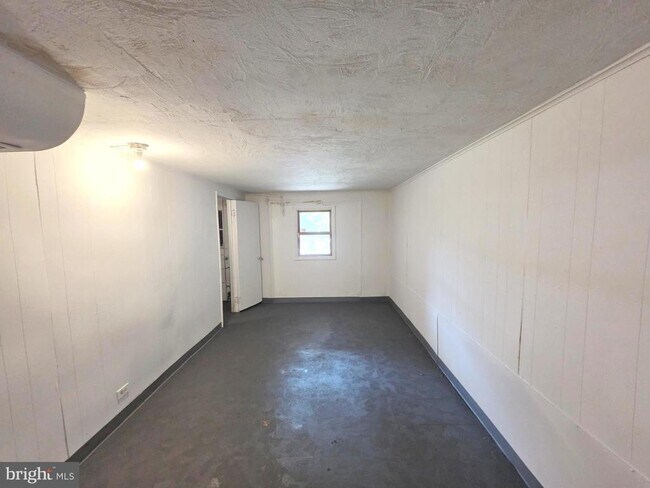 Building Photo - 6653 Perry Ave