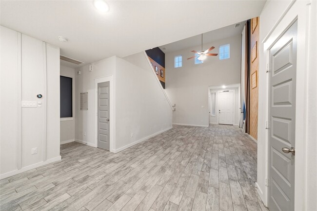 Building Photo - 2705 Bernadino Dr