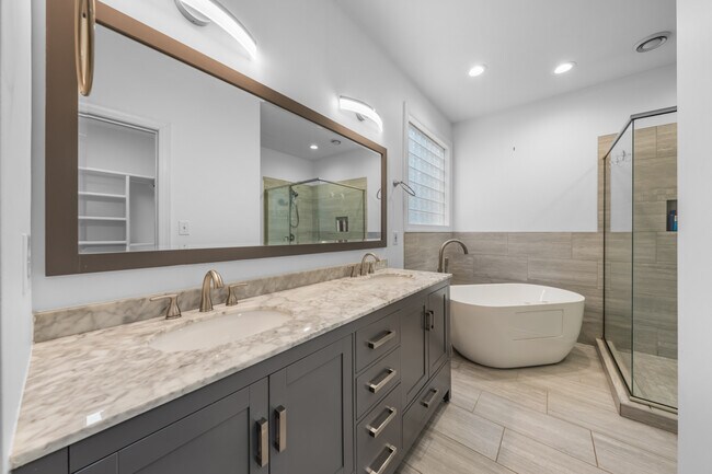 Building Photo - 42 Cheswick Pl