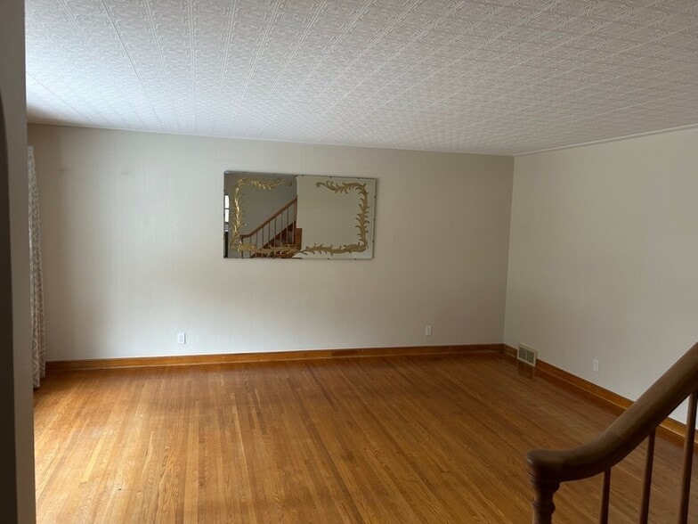 Building Photo - 2134 Graydon Ave