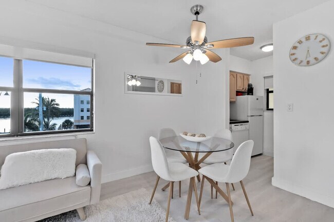 Building Photo - 321 Wilson St