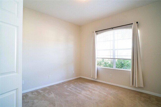 Building Photo - 561 Winthrop Dr