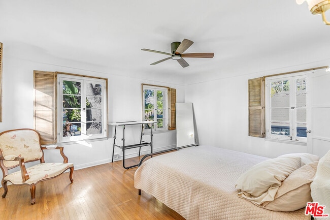 Building Photo - 1530 Valley View Rd