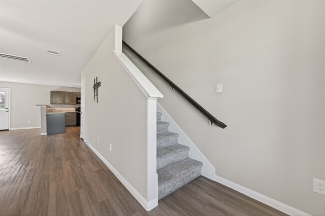 Building Photo - 940 21st St