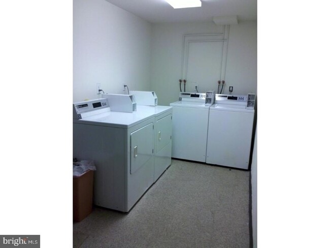 Building Photo - 7807 Hasbrook Ave