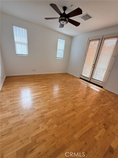 Building Photo - 3 New Dawn