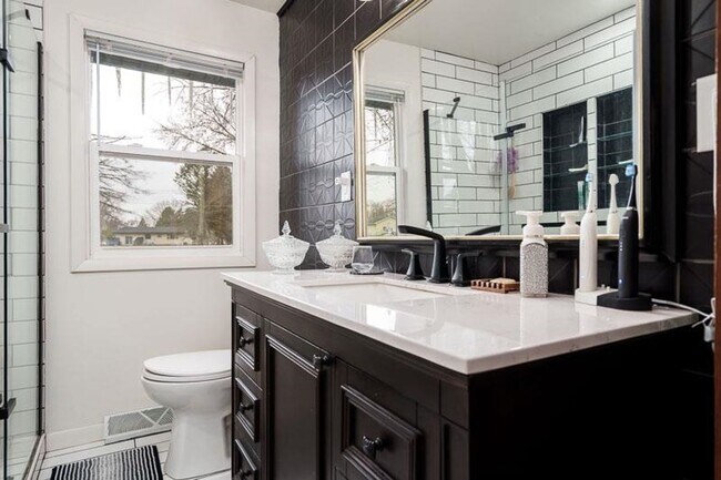 Building Photo - 3 Bedroom 2 Bathroom Home in Turner School District