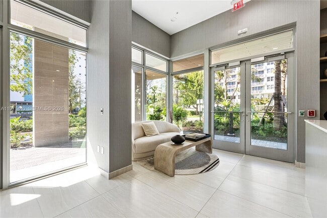 Building Photo - 10281 W Bay Harbor Dr