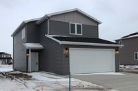 Building Photo - Single Family Home in Lakewood!