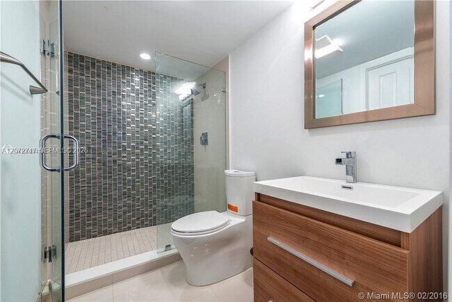 Building Photo - 345 Ocean Dr