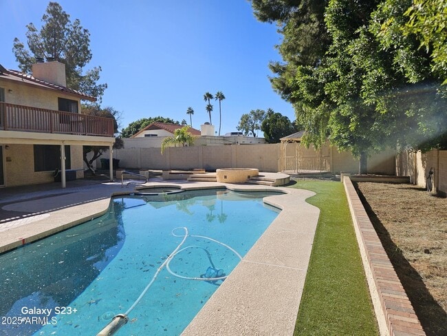 Building Photo - 2344 W Lobo Ave