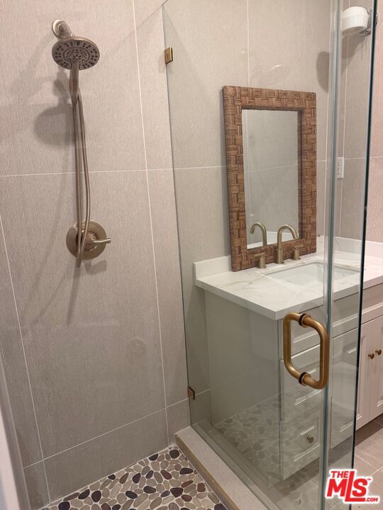 Building Photo - 1222 N Virgil Ave