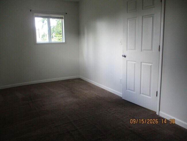 Building Photo - 927 W Schley St