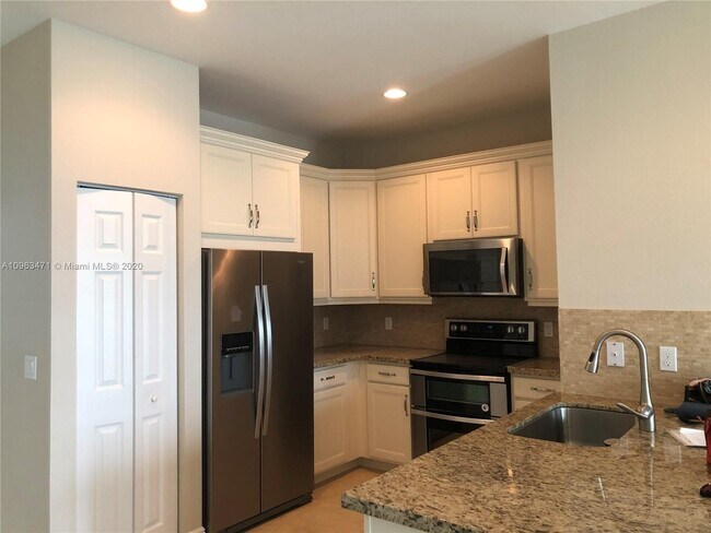 Building Photo - 2929 SW 119th Way