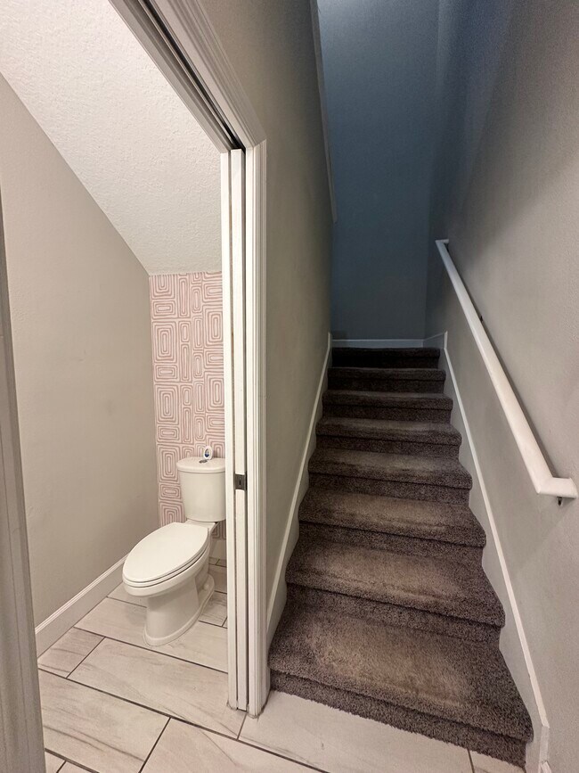 Building Photo - Longwood Townhouse