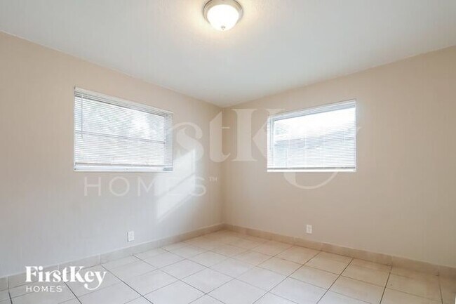 Building Photo - 4180 NW 34th Way