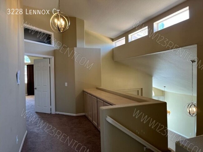 Building Photo - 3228 Lennox Ct
