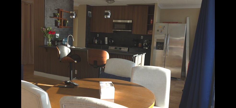 Building Photo - 9060 Palisade Ave