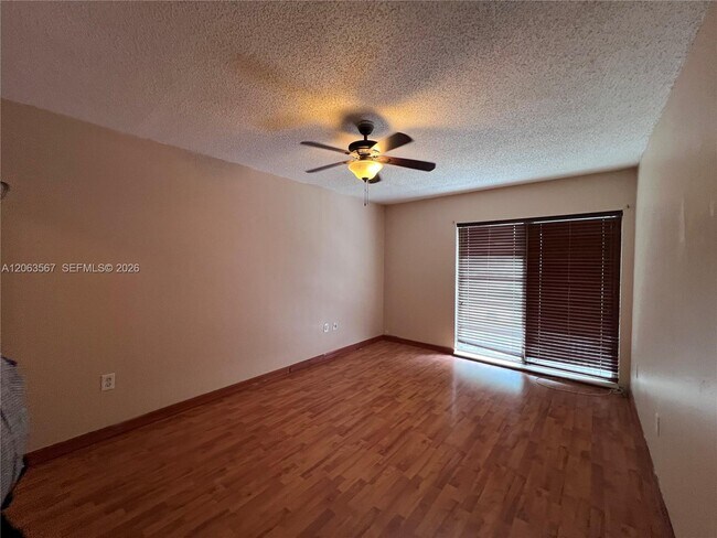 Building Photo - 2750 N 34th Ave