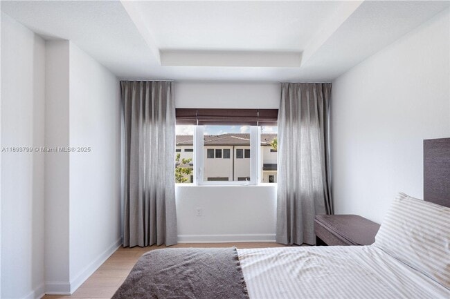 Building Photo - 5025 SW 37th St