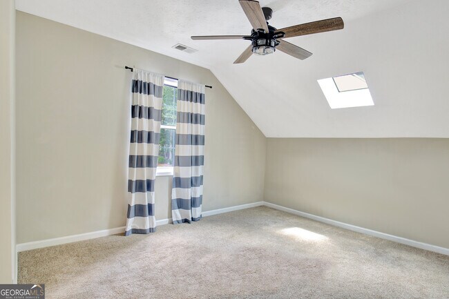 Building Photo - 303 Calgary Dr