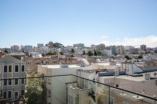 Building Photo - 1463 Lombard St