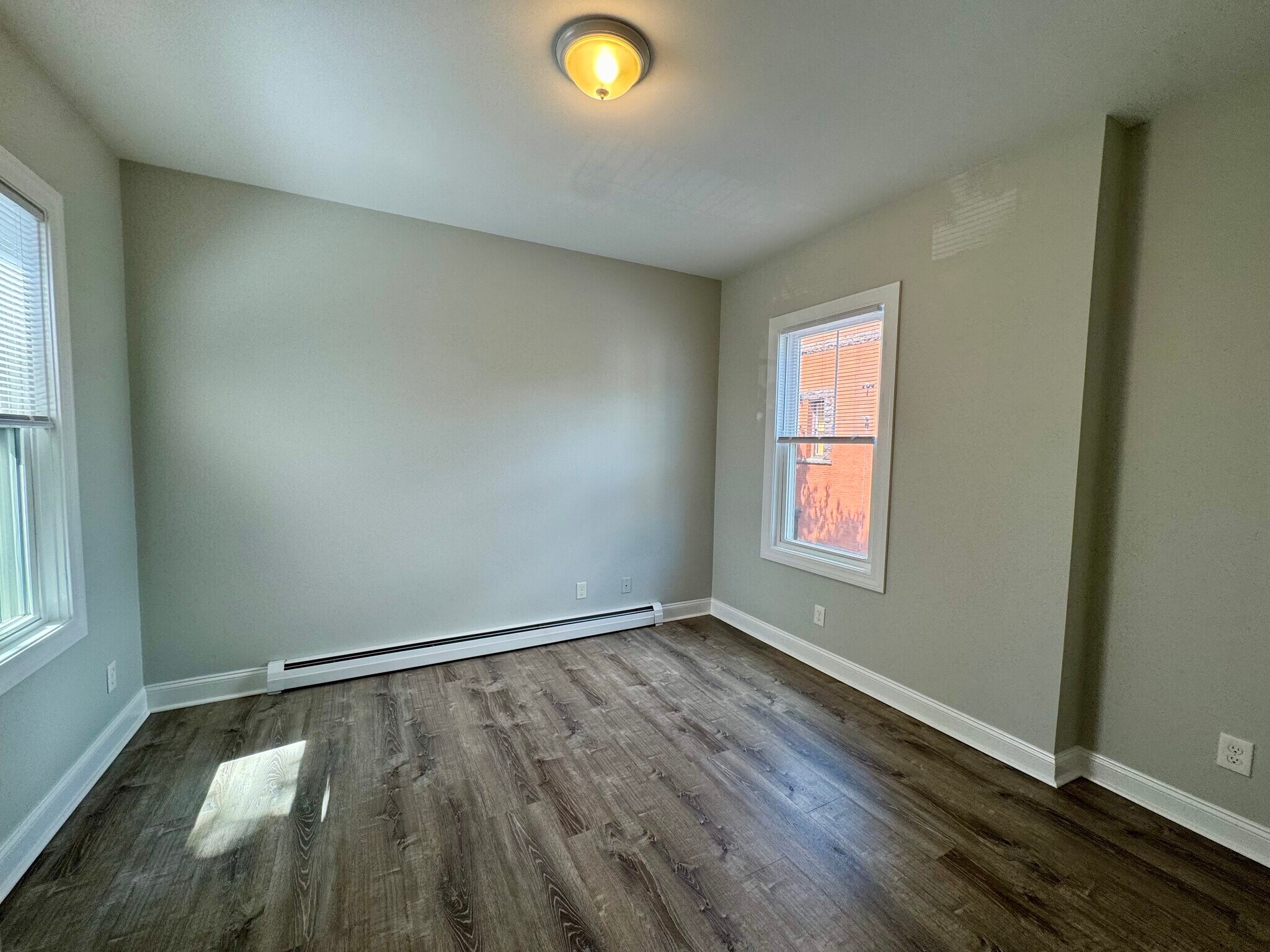Building Photo - 102 Ruggles St