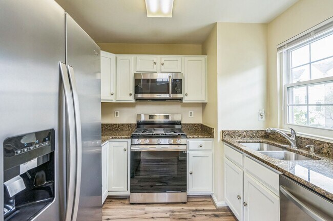 Building Photo - 46051 Marble Terrace