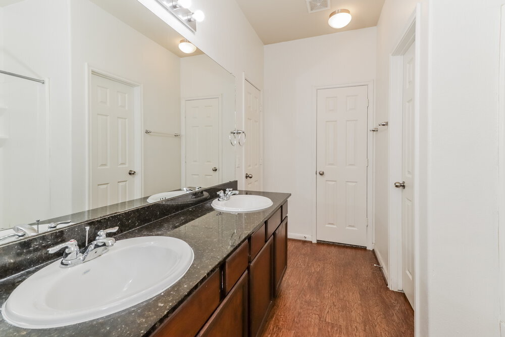 Building Photo - 9446 Green Mills Dr