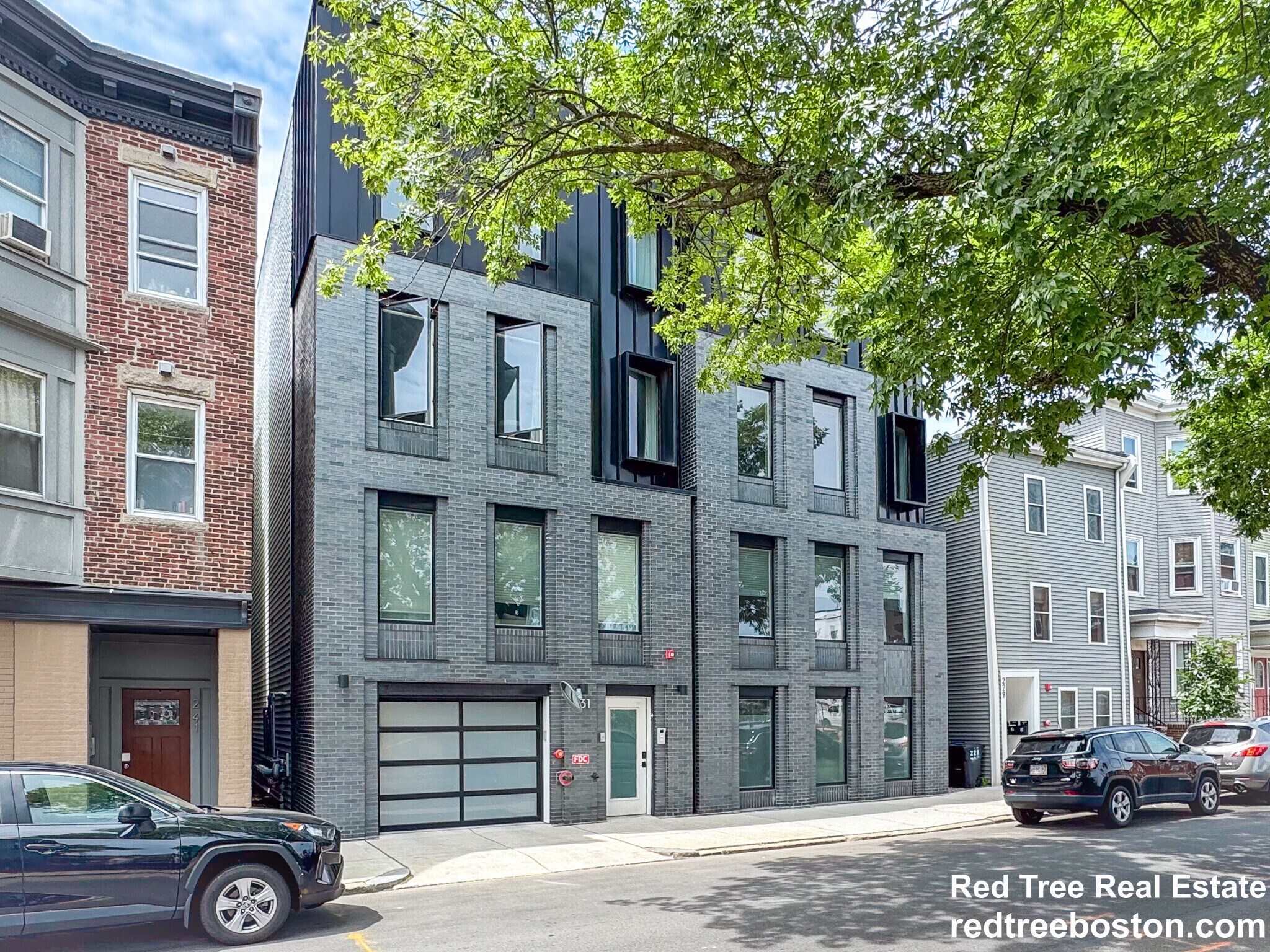 Building Photo - 231 Maverick St