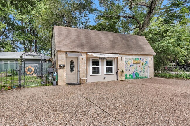 Building Photo - 628 Bullfrog Ln