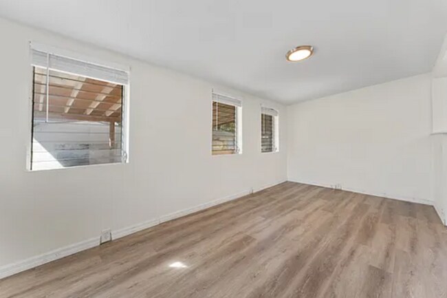 Building Photo - 1430 16th St W