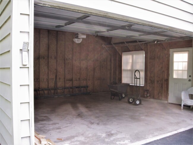 Building Photo - 9254 Sappington Rd