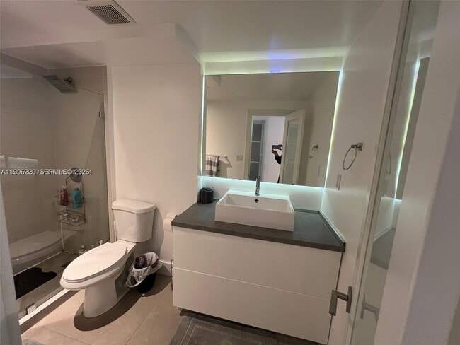 Building Photo - 100 Lincoln Rd