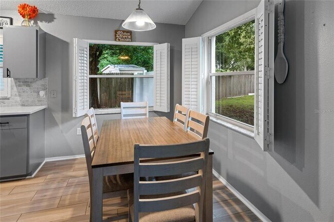 Building Photo - 541 Heather Glen Dr