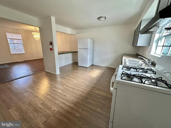 Building Photo - 2015 S Lincoln St