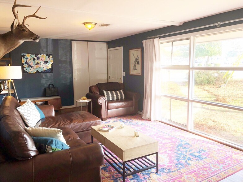 Building Photo - Charming 2 Bed, 2 Bath Home on North Dean