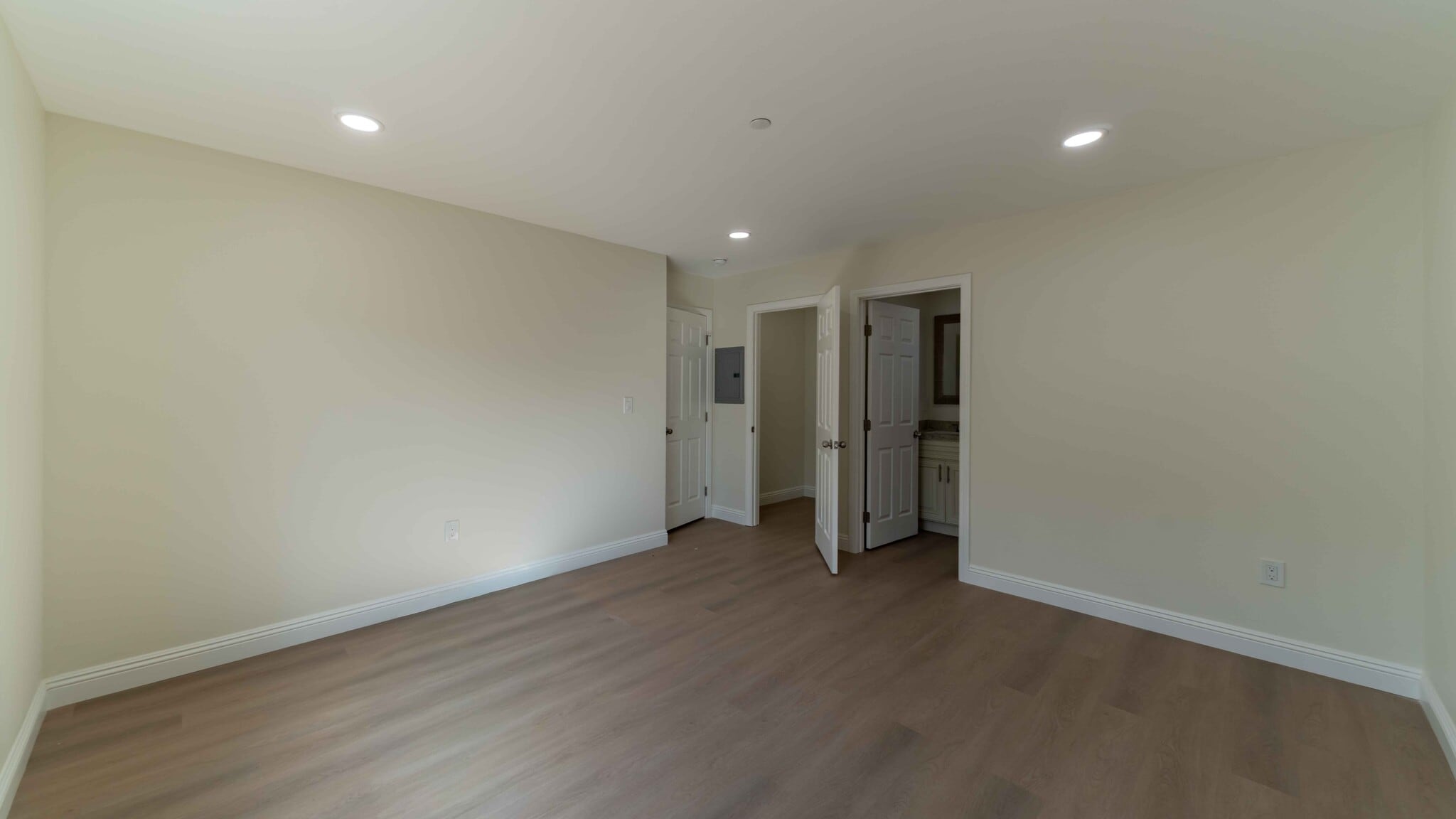 Building Photo - 6 Princeton Ave