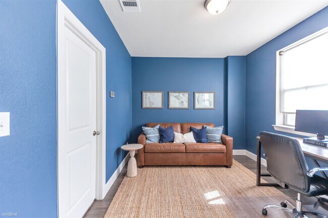 Building Photo - 2 br, 2.5 bath House - 1044 Manacor Lane