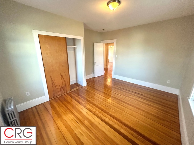 Building Photo - 18 Wellington Rd