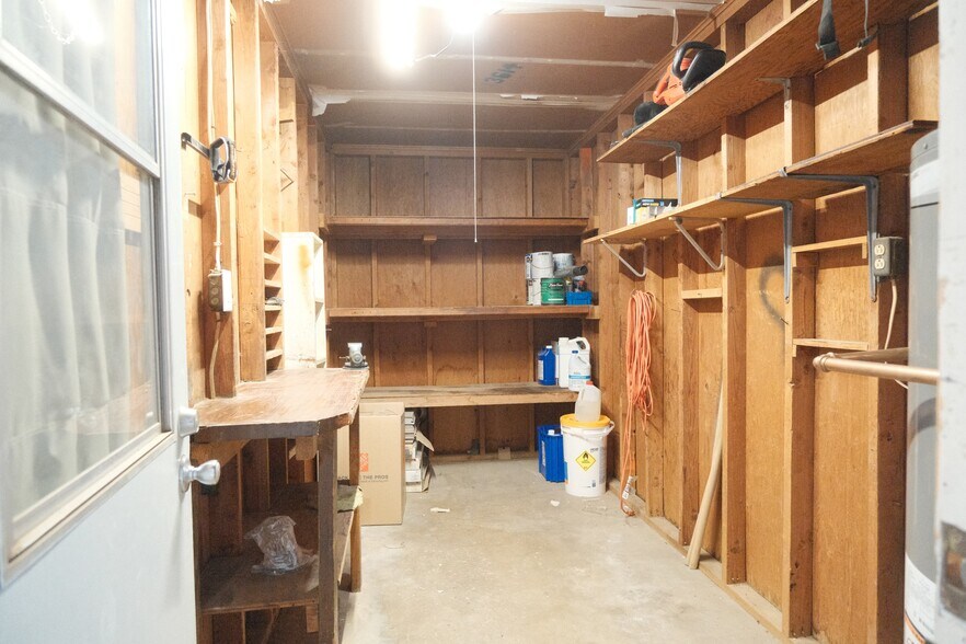 Building Photo - 3614 S Newberry Rd