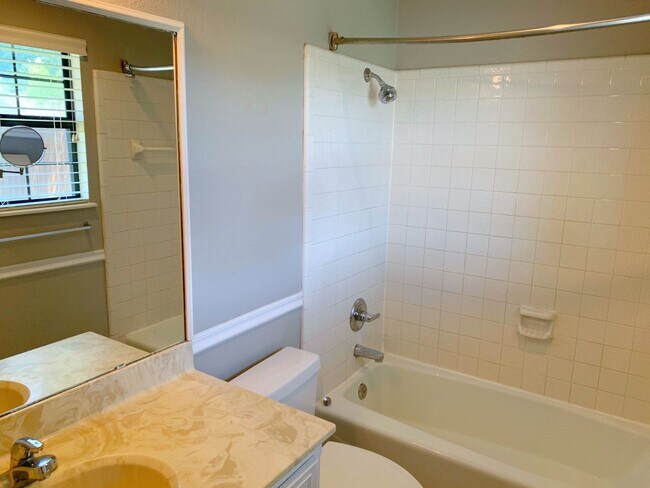 Building Photo - 3 Bed 2 bath Lubbock ISD