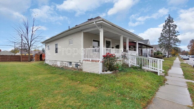 Building Photo - 271 S Wheatland Ave
