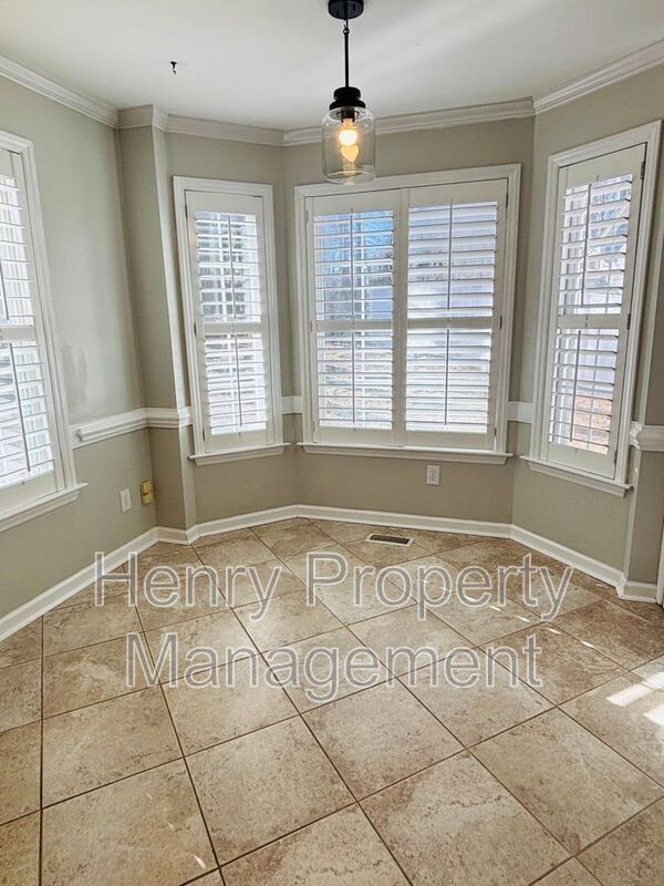 Building Photo - 8929 New Windsor Pl