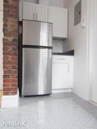 Building Photo - 35 Bedford St