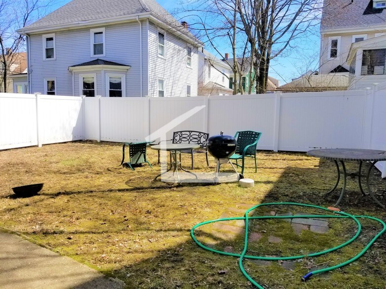 Building Photo - 68 Etna St